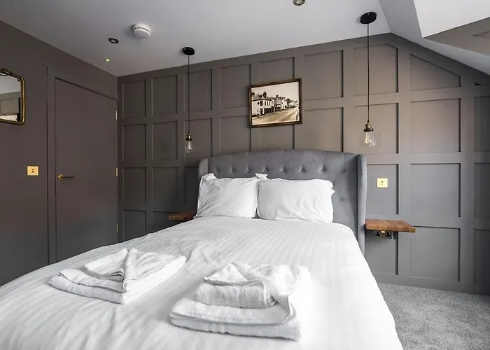 Warden's Close דירה *