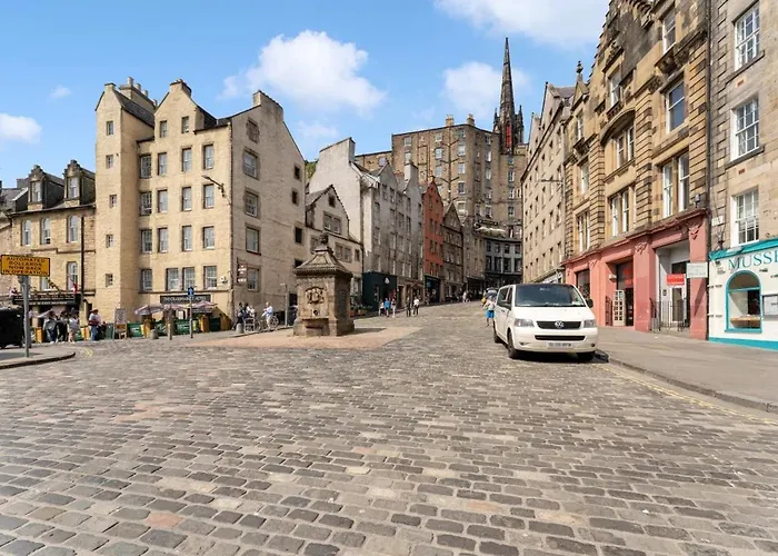 דירה Warden's Close