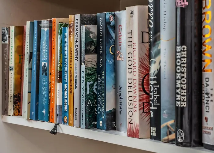 Large Super 3 Bed -princes Street, Parking شقة