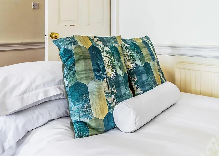 Large Super 3 Bed -princes Street, Parking * إدنبرة