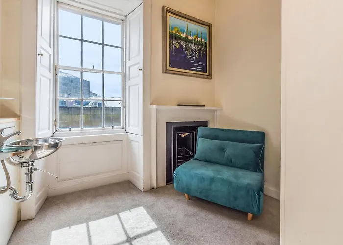 شقة Large Super 3 Bed -princes Street, Parking