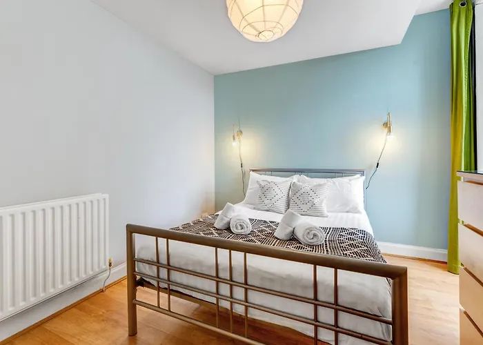 Gorgeous, Cozy 2br Royal Mile-old Town 公寓 *