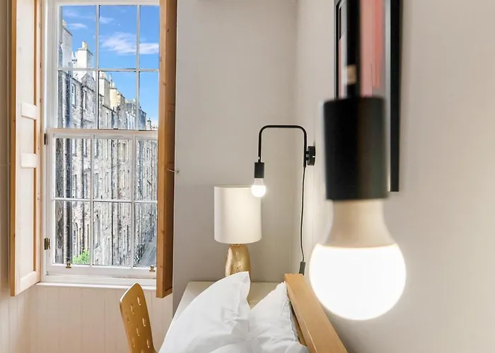 Gorgeous, Cozy 2br Royal Mile-old Town *