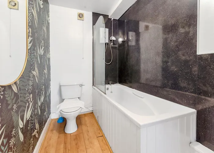 Gorgeous, Cozy 2br Royal Mile-old Town 公寓 *
