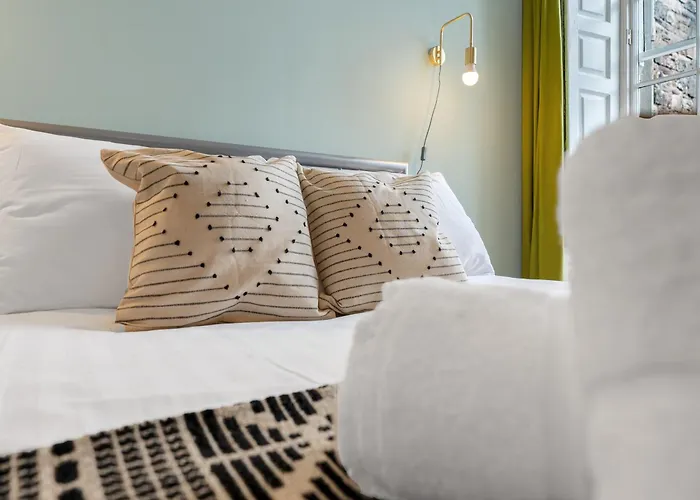 Gorgeous, Cozy 2br Royal Mile-old Town 公寓 *