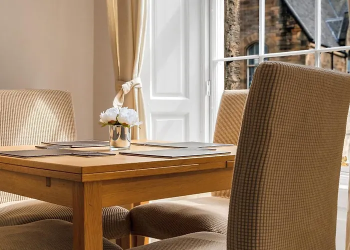 Gorgeous, Cozy 2br Royal Mile-old Town * 爱丁堡