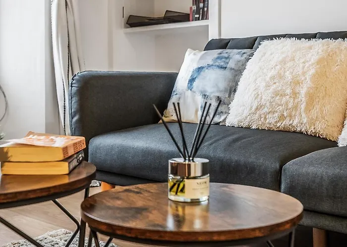 Cozy 2 Bed With Great View - Parking Lejlighed