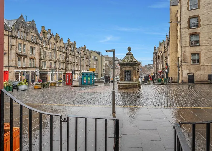 Cozy 2 Bed With Great View - Parking * Edinburgh