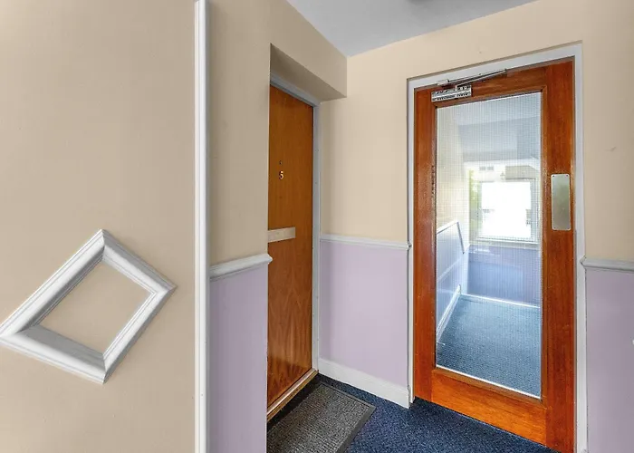 Апартаменты Comfy Place Off Royal Mile, With Parking Эдинбург