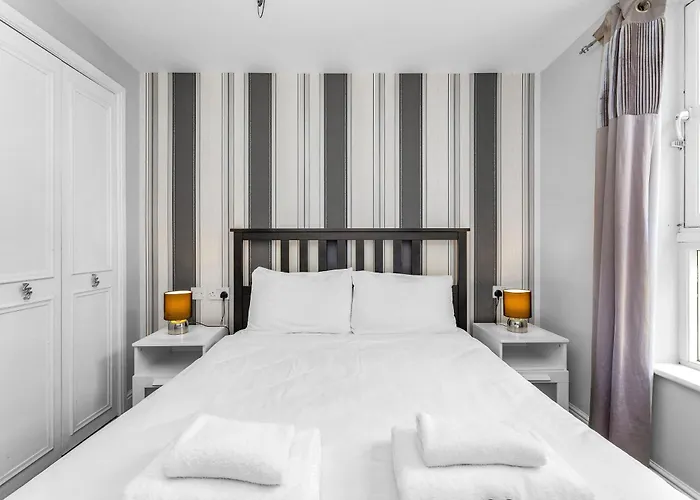 Comfy Place Off Royal Mile, With Parking Apartmán Edinburgh