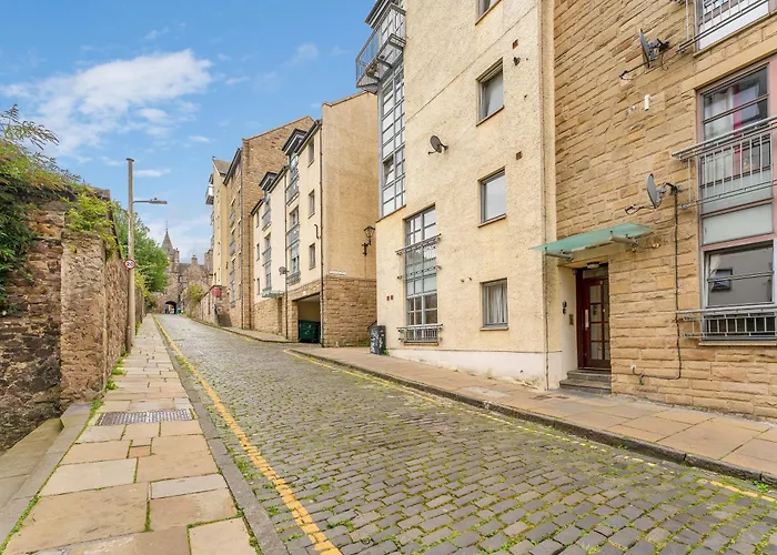 Comfy Place Off Royal Mile, With Parking *