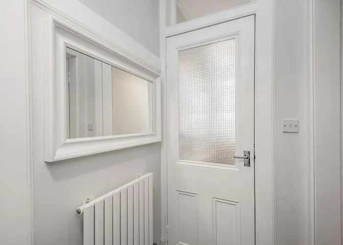 Cosy From Near Holyrood Palace Διαμέρισμα *