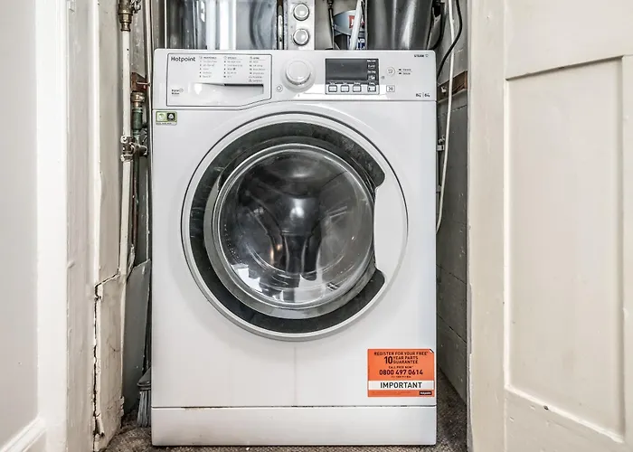 Cosy From Near Holyrood Palace