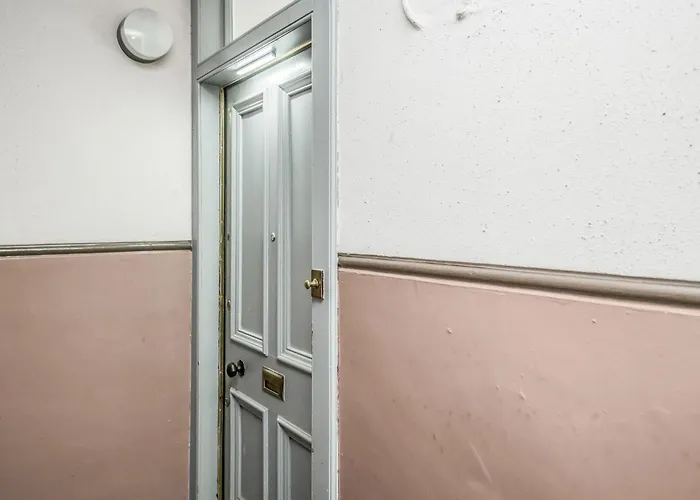 Cosy From Near Holyrood Palace Διαμέρισμα Εδιμβούργο