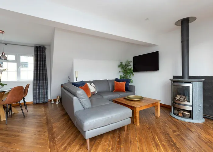 The Rooftop Terrace * Edinburgh