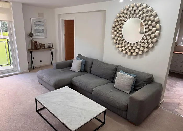 3 Bedroom Tranquil Ground Floor Flat In Merchiston * Edinburgh