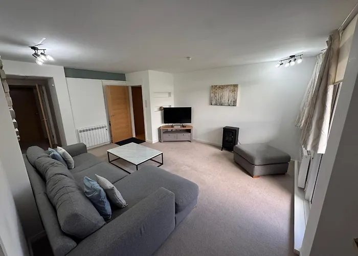 Apartment 3 Bedroom Tranquil Ground Floor Flat In Merchiston Edinburgh