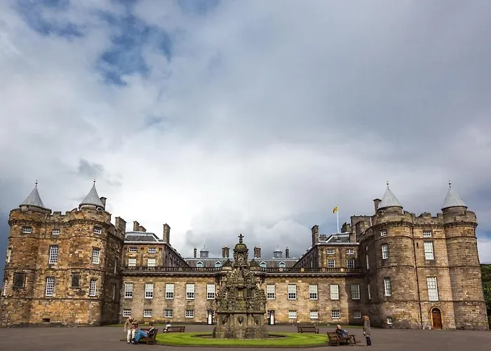 Stylish With Private Roof Terrace אדינבורו