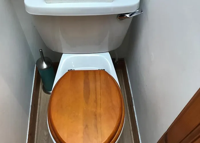 Stylish With Private Roof Terrace אדינבורו