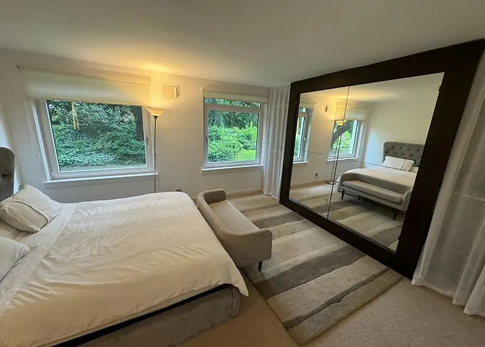 Apartment 3 Bedroom Tranquil Ground Floor Flat In Merchiston *