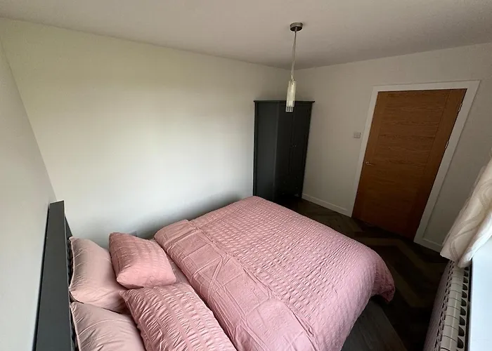 Apartment 3 Bedroom Tranquil Ground Floor Flat In Merchiston Edinburgh