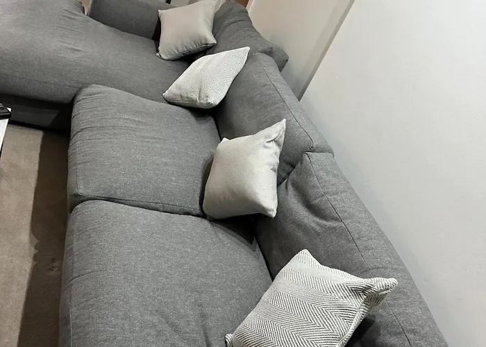 3 Bedroom Tranquil Ground Floor Flat In Merchiston Apartment