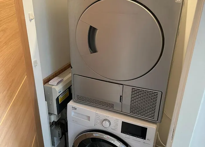 3 Bedroom Tranquil Ground Floor Flat In Merchiston Apartment *