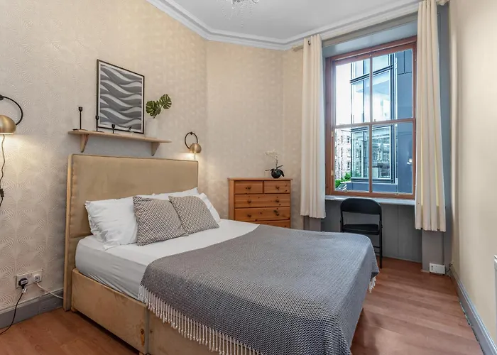 Apartmán Central, Cozy 2br-1ba-haymarket - With Parking Edinburgh