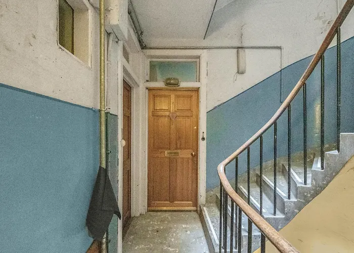 Central, Cozy 2br-1ba-haymarket - With Parking *