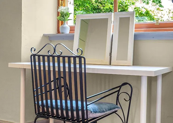 Central, Cozy 2br-1ba-haymarket - With Parking * אדינבורו