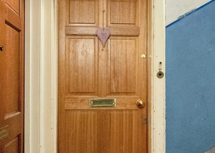 דירה Central, Cozy 2br-1ba-haymarket - With Parking