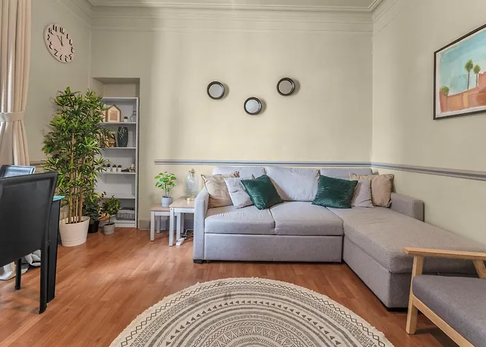 Central, Cozy 2br-1ba-haymarket - With Parking *