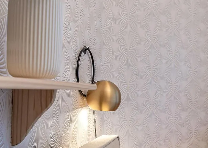 Central, Cozy 2br-1ba-haymarket - With Parking אדינבורו