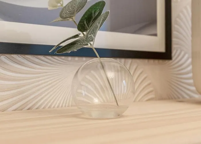 Central, Cozy 2br-1ba-haymarket - With Parking דירה אדינבורו