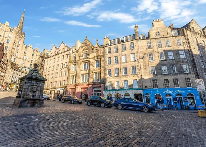 Beautiful Designer 2 Bed 2 Bath Old Town - Parking דירה אדינבורו