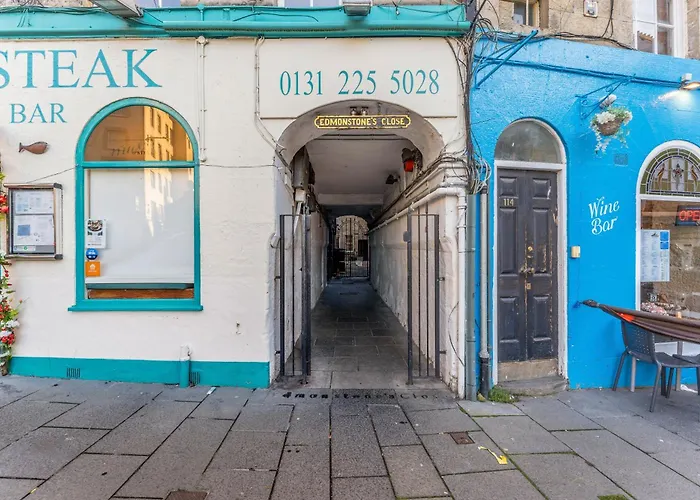 Beautiful Designer 2 Bed 2 Bath Old Town - Parking * אדינבורו