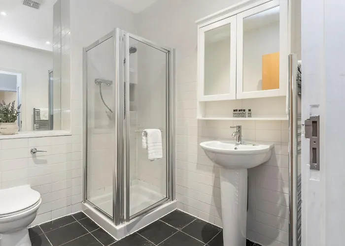 Beautiful Designer 2 Bed 2 Bath Old Town - Parking