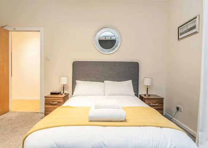 דירה Beautiful Designer 2 Bed 2 Bath Old Town - Parking