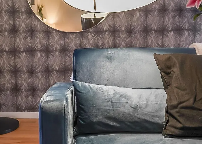 Beautiful Designer 2 Bed 2 Bath Old Town - Parking * אדינבורו