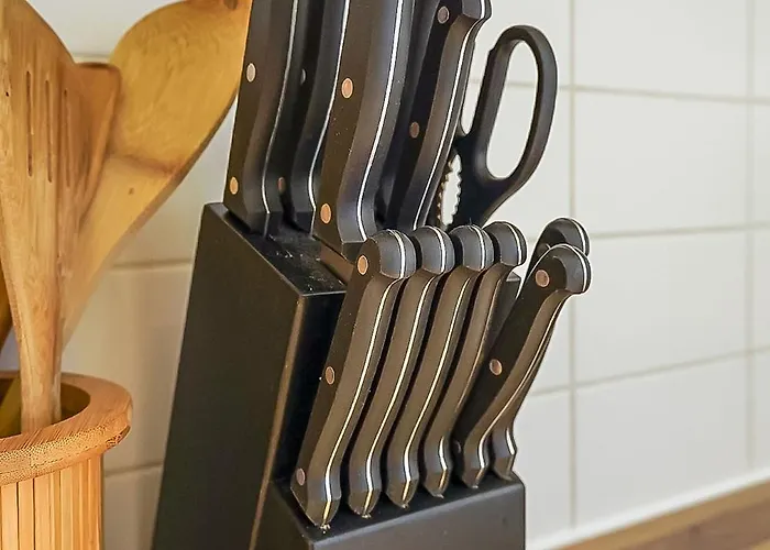 Beautiful Designer 2 Bed 2 Bath Old Town - Parking *