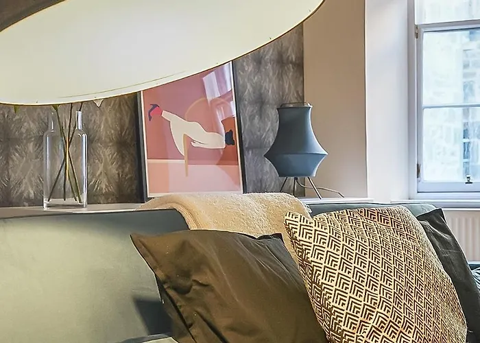 Beautiful Designer 2 Bed 2 Bath Old Town - Parking