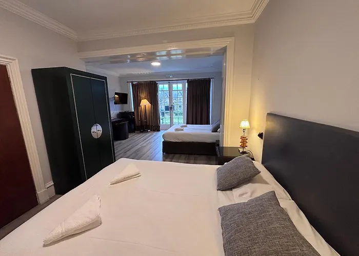 No6 West Coates 3* Edinburgh