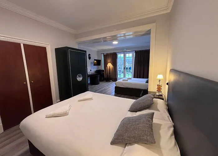 No6 West Coates Hotel 3*