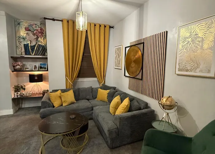 Two Bedroom Apartment-central Edinburgh-old Town-licensed *