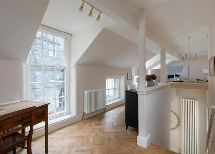 Luxury Mews In The Heart Of New Town Dom wakacyjny *