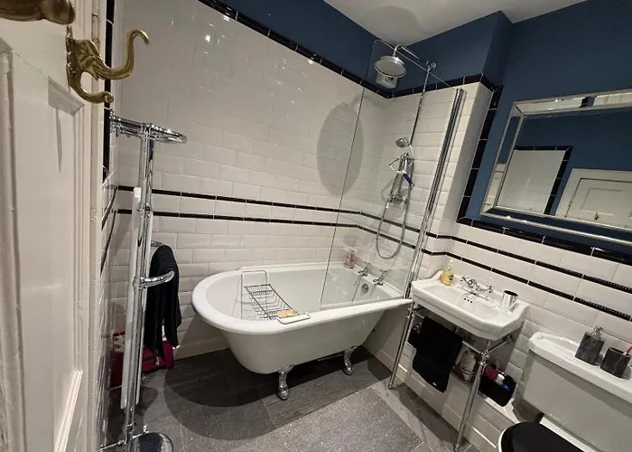 Stunning 2-bedroom Georgian Flat, Centre * Edinburgh