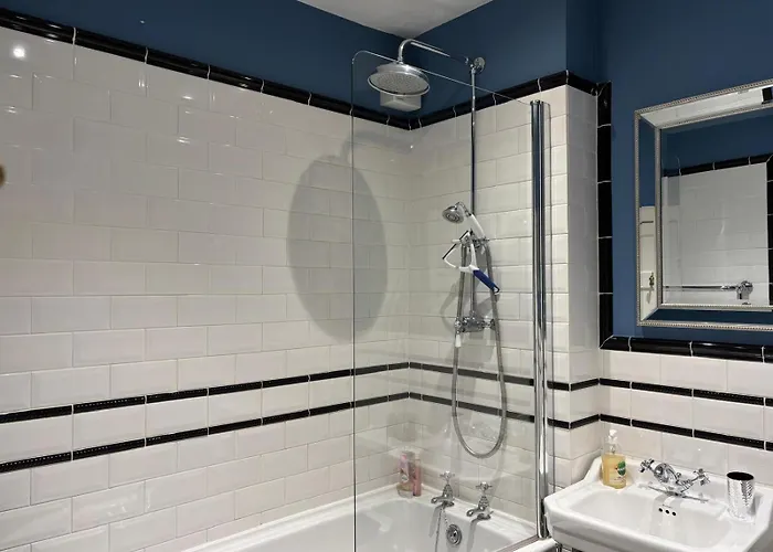 Stunning 2-bedroom Georgian Flat, Centre Appartamento *