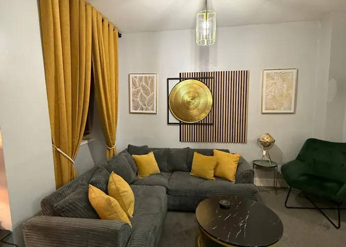 Two Bedroom Apartment-central Edinburgh-old Town-licensed Apartment *