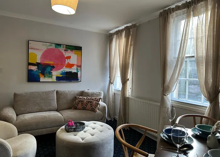 Nicolson Street Two Bedrooms Daire