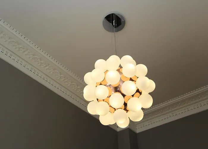 Escape To @ Albyn Place אדינבורו